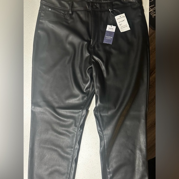 NWT high waisted vegan leather curve appeal brand FAUX black leather size 14 - Picture 3 of 4